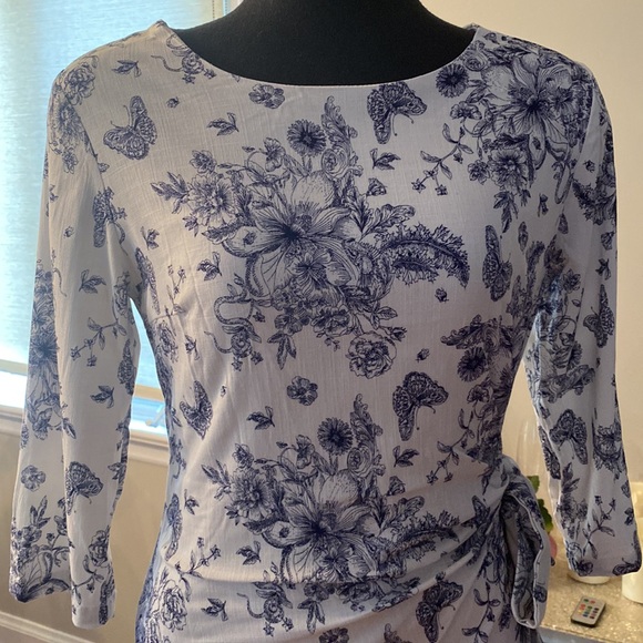 Floral and butterflies dress - Picture 2 of 8